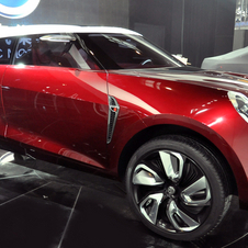 Possibly the Icon's worst angle where the traditional MG design blends with chunky SUV design